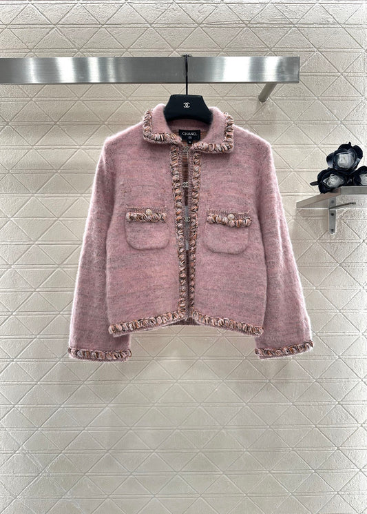 C 25 Braided hem knitted cardigan
