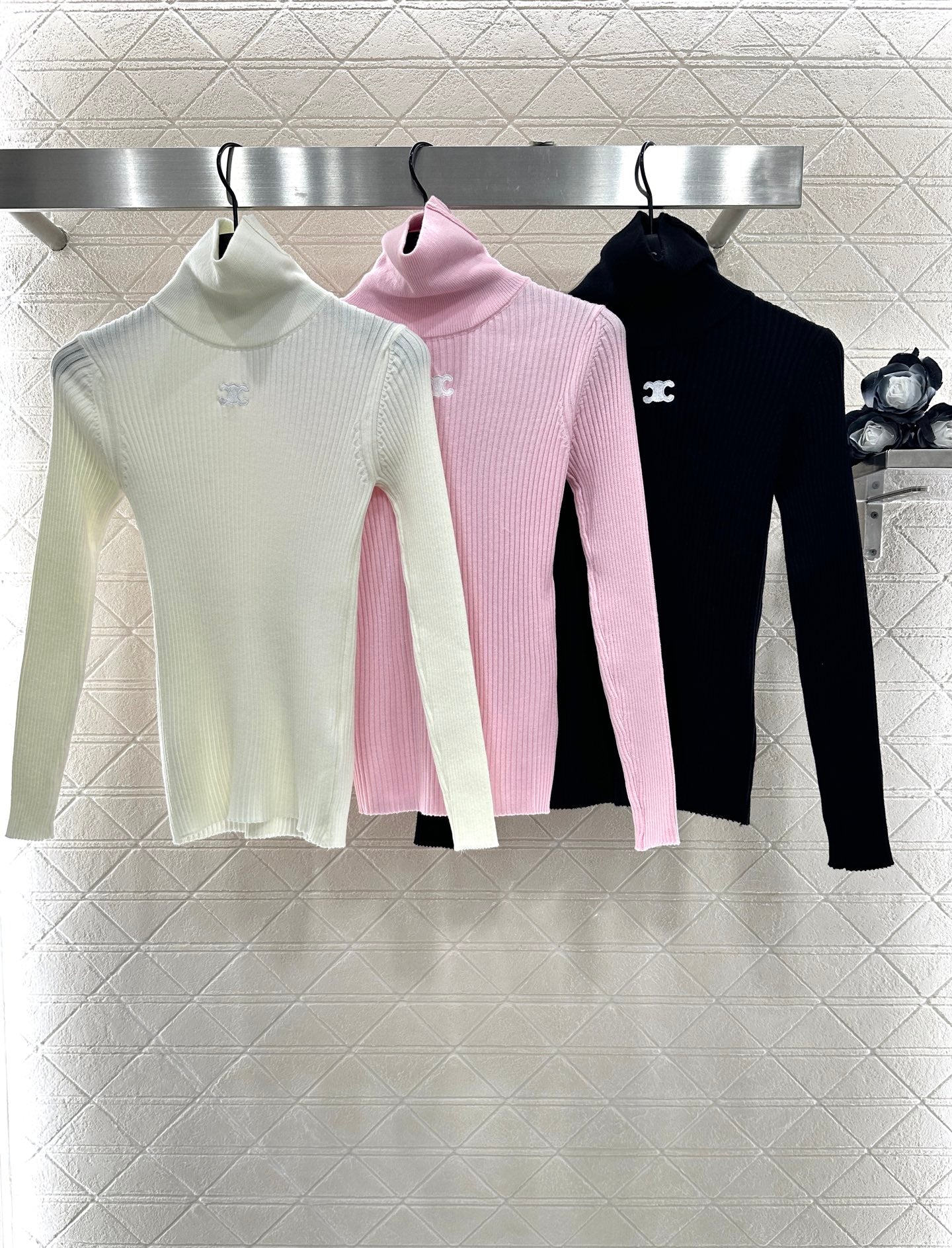 Ce 25 Slim Turtleneck Bottoming Shirt (Beige/Pink/Black)