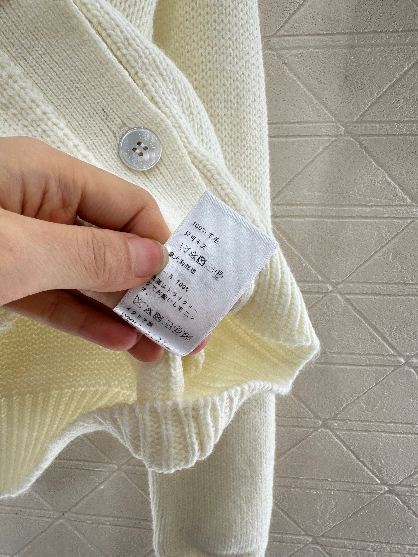 Ce 25 Pin logo wool cardigan