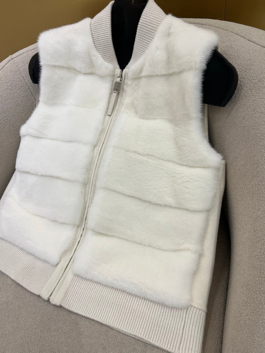 Bru 25 Noble and luxurious mink vest