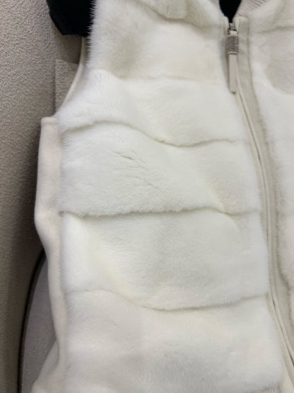 Bru 25 Noble and luxurious mink vest