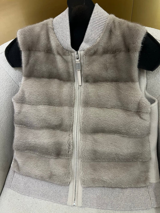 Bru 25 Noble and luxurious mink vest