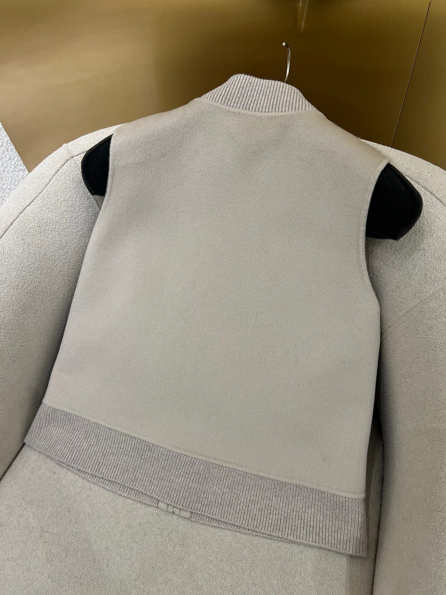 Bru 25 Noble and luxurious mink vest