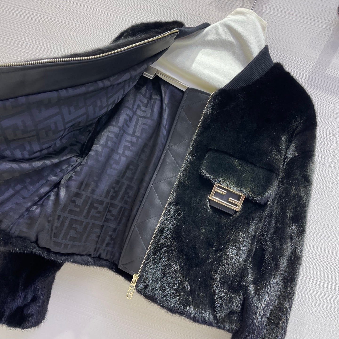Fi 25 Noble and luxurious mink fur coat
