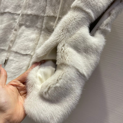 lor 25 Mink cashmere hooded vest