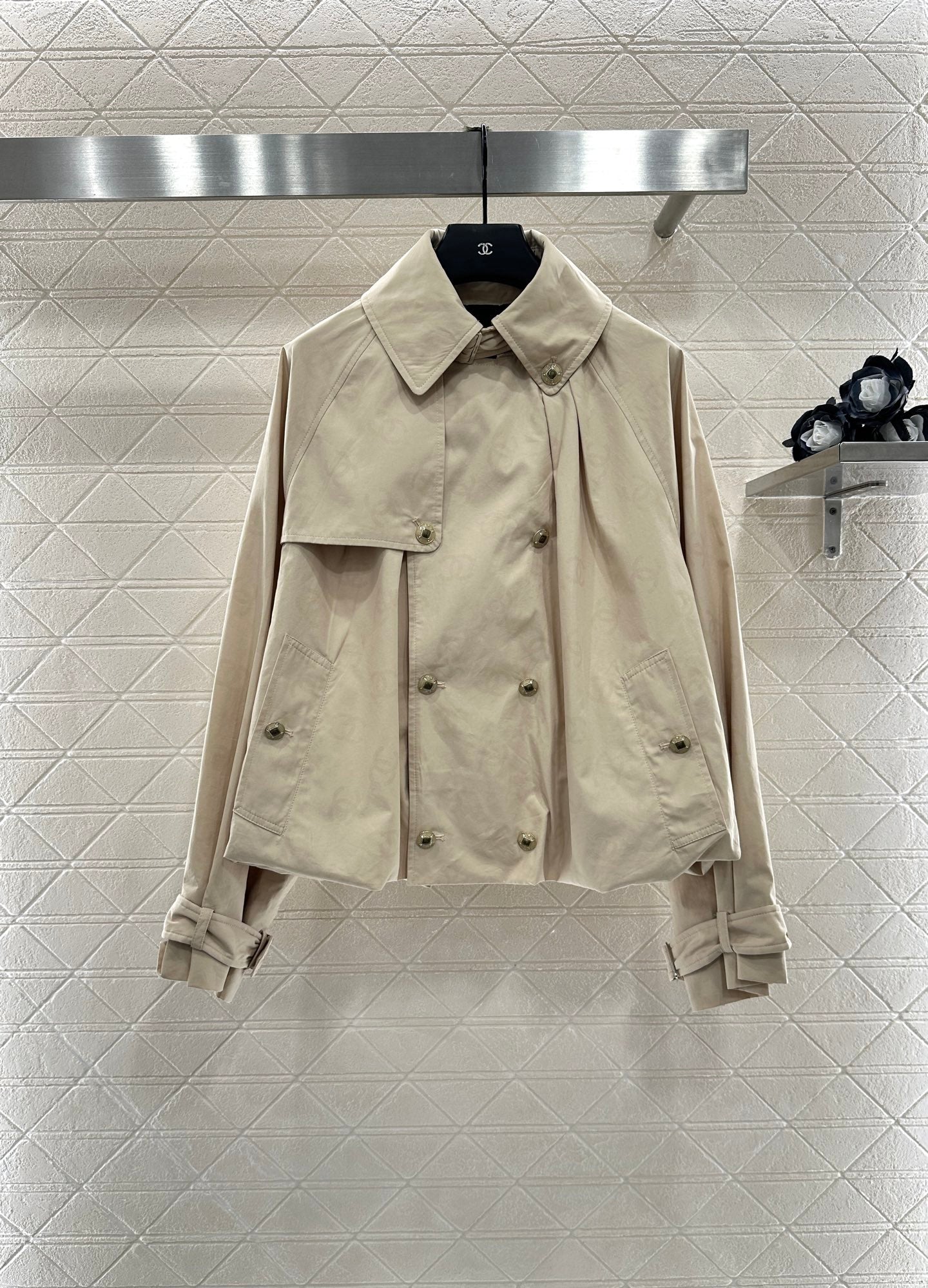 C 25 Short trench coat