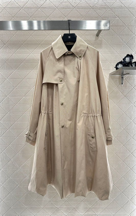 C 25 Long trench coat