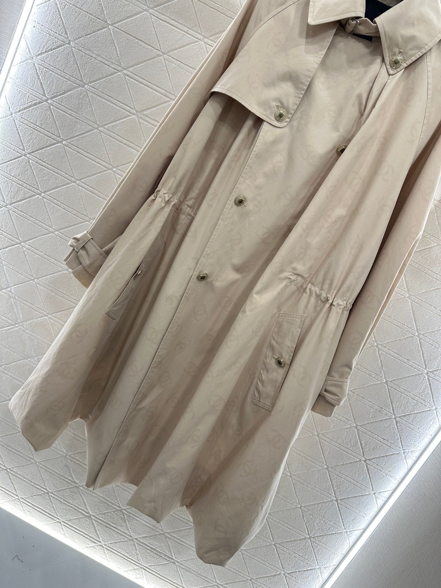 C 25 Long trench coat