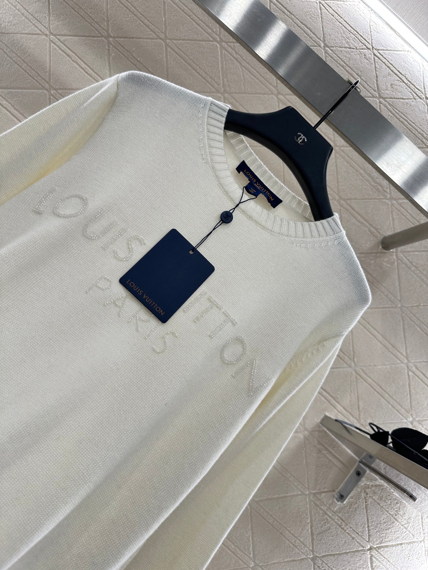 L 25 Beaded letter knitted long sleeves
