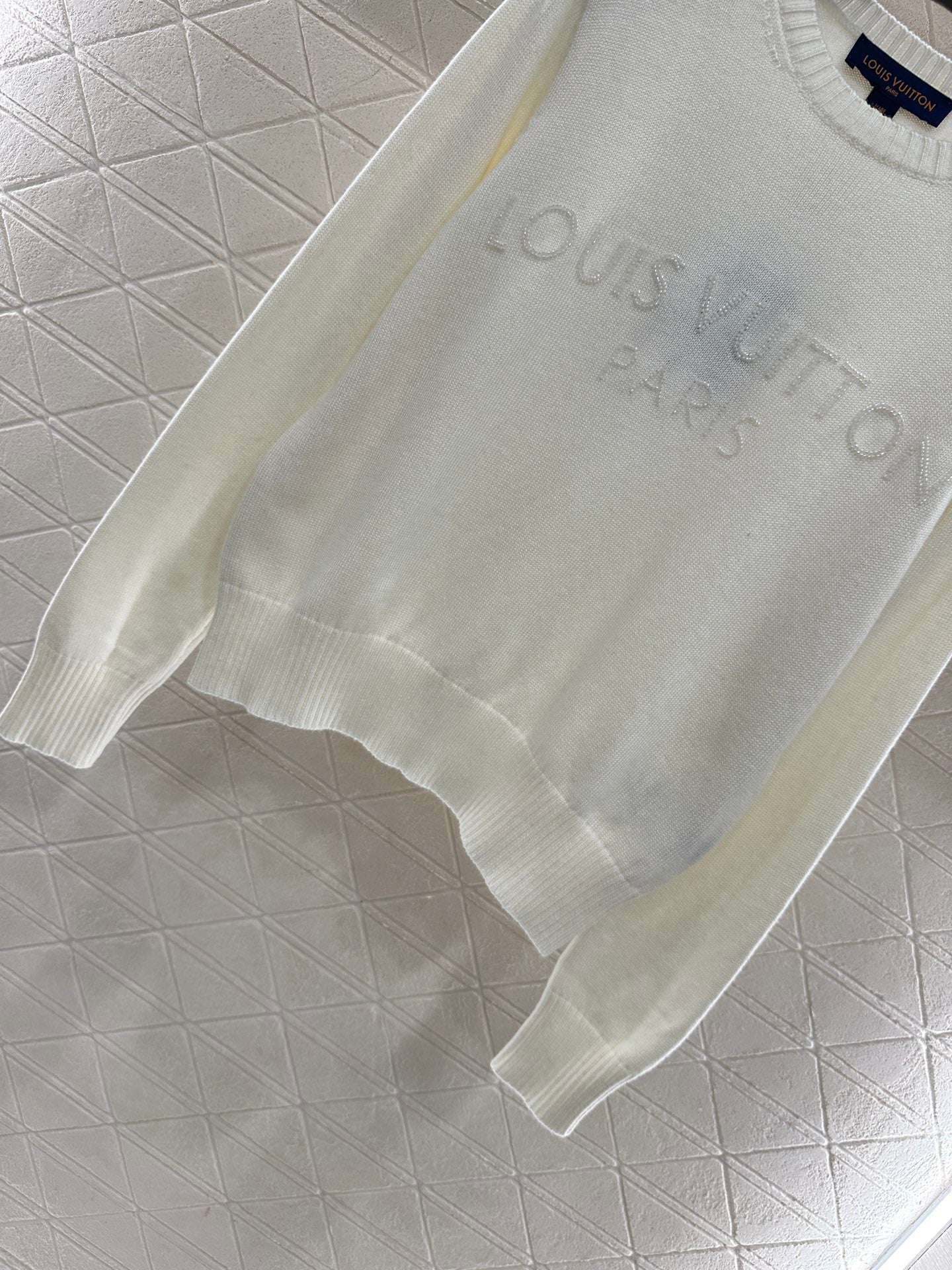 L 25 Beaded letter knitted long sleeves