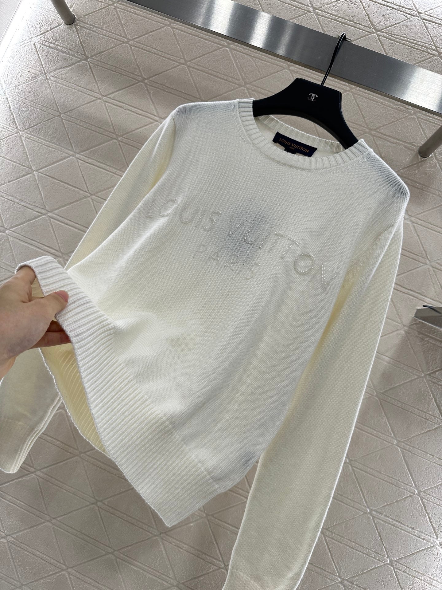 L 25 Beaded letter knitted long sleeves