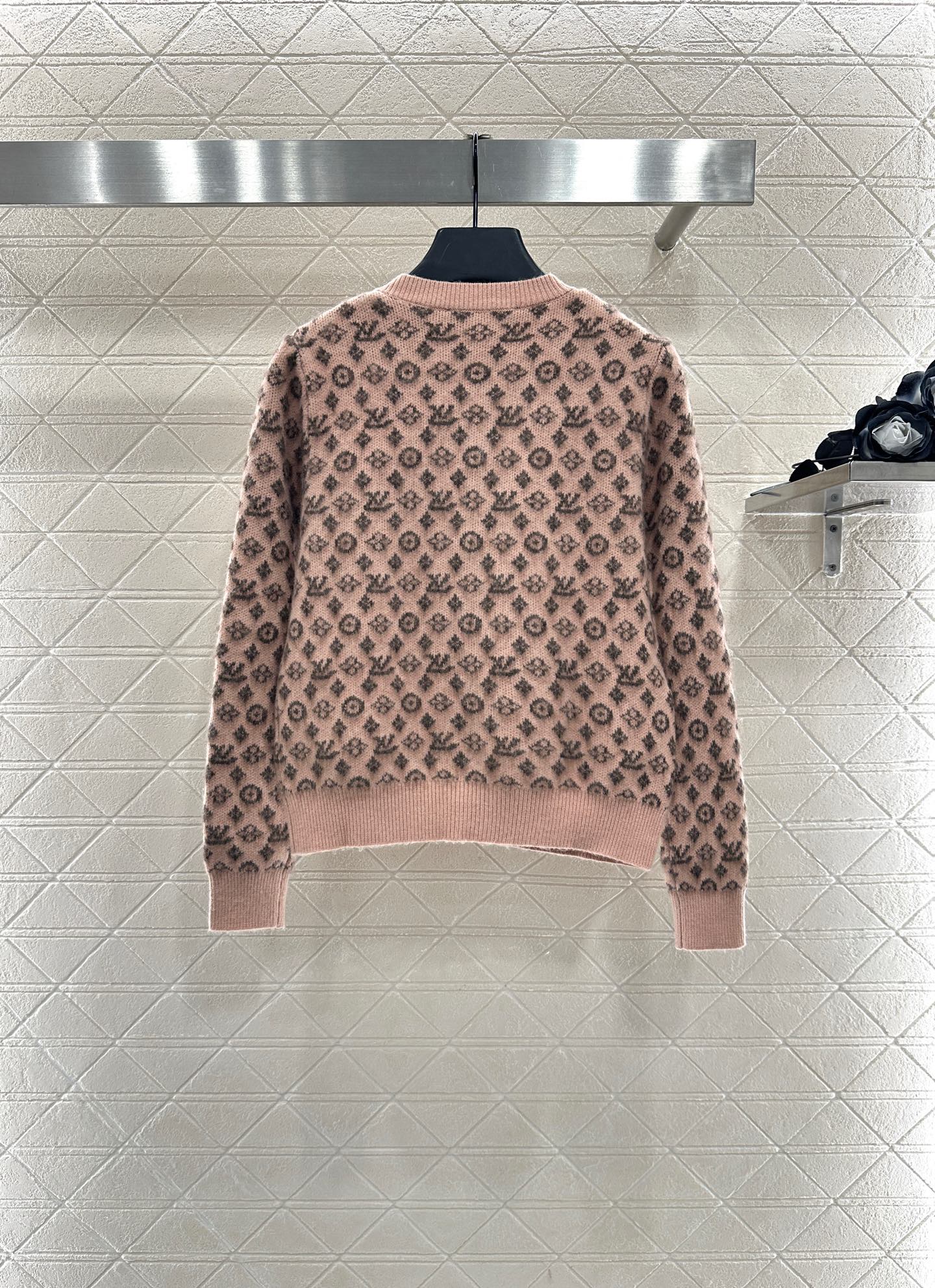 L 25 crew neck jacquard knit cardigan