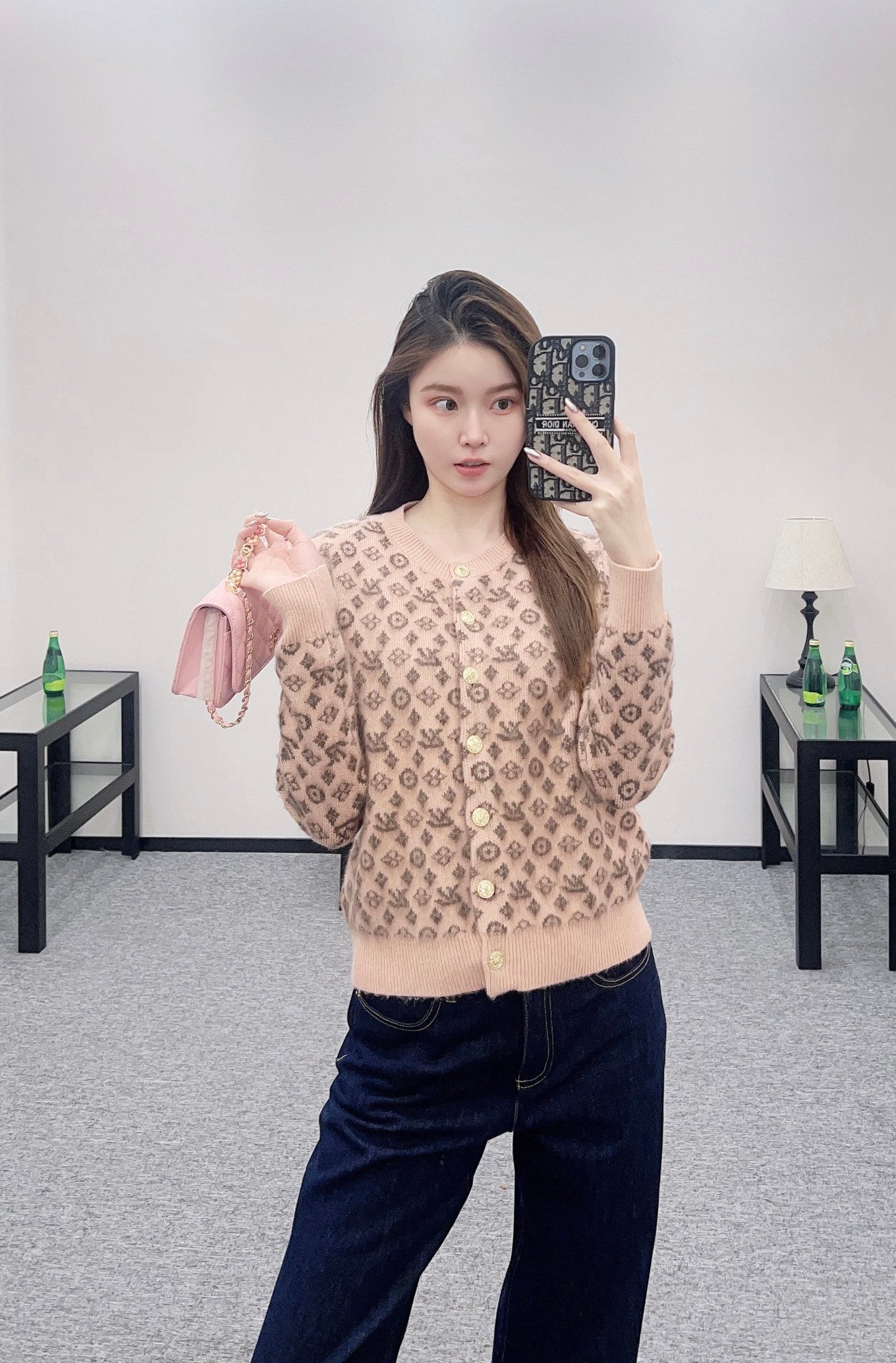 L 25 crew neck jacquard knit cardigan