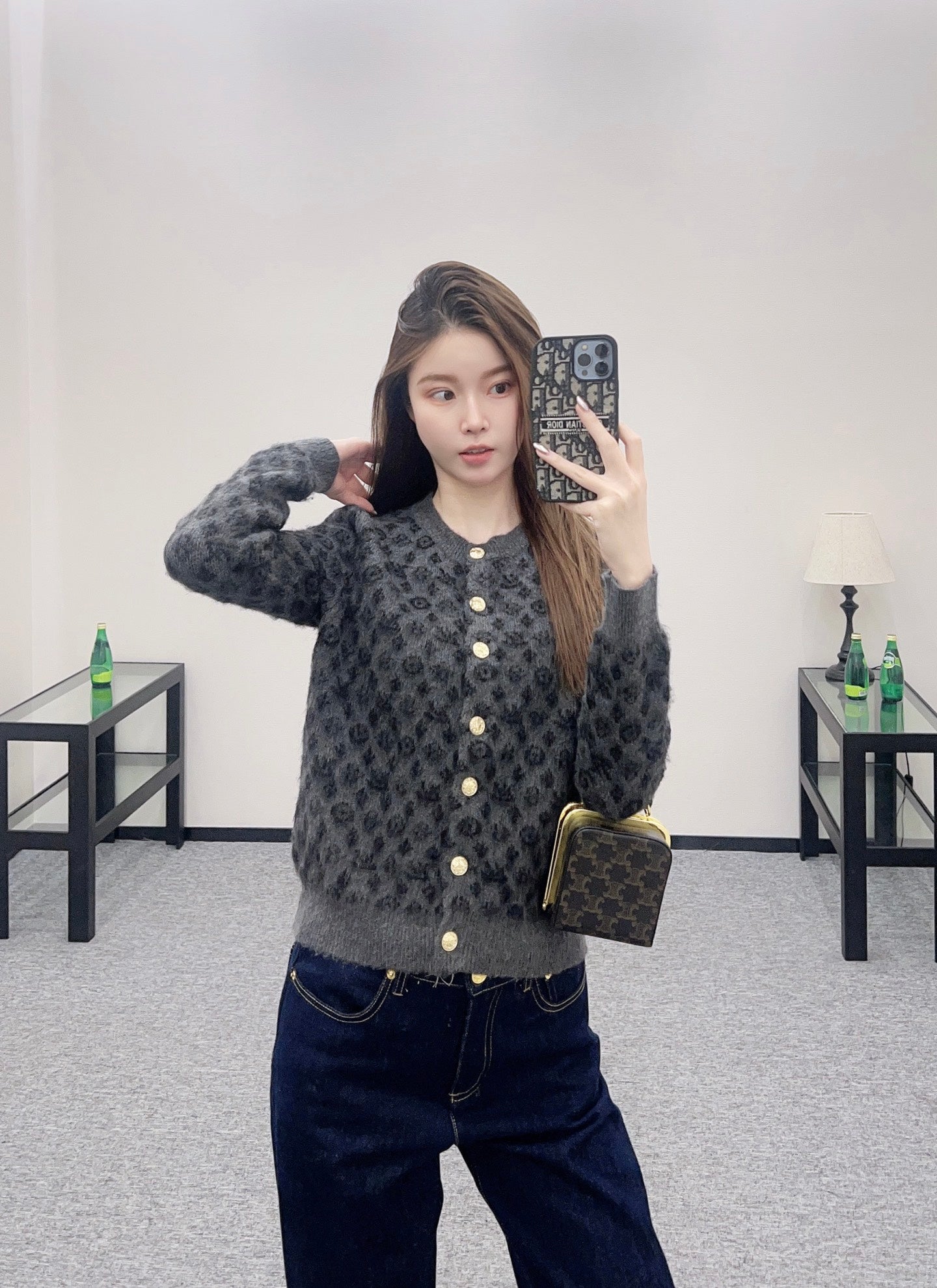 L 25 crew neck jacquard knit cardigan
