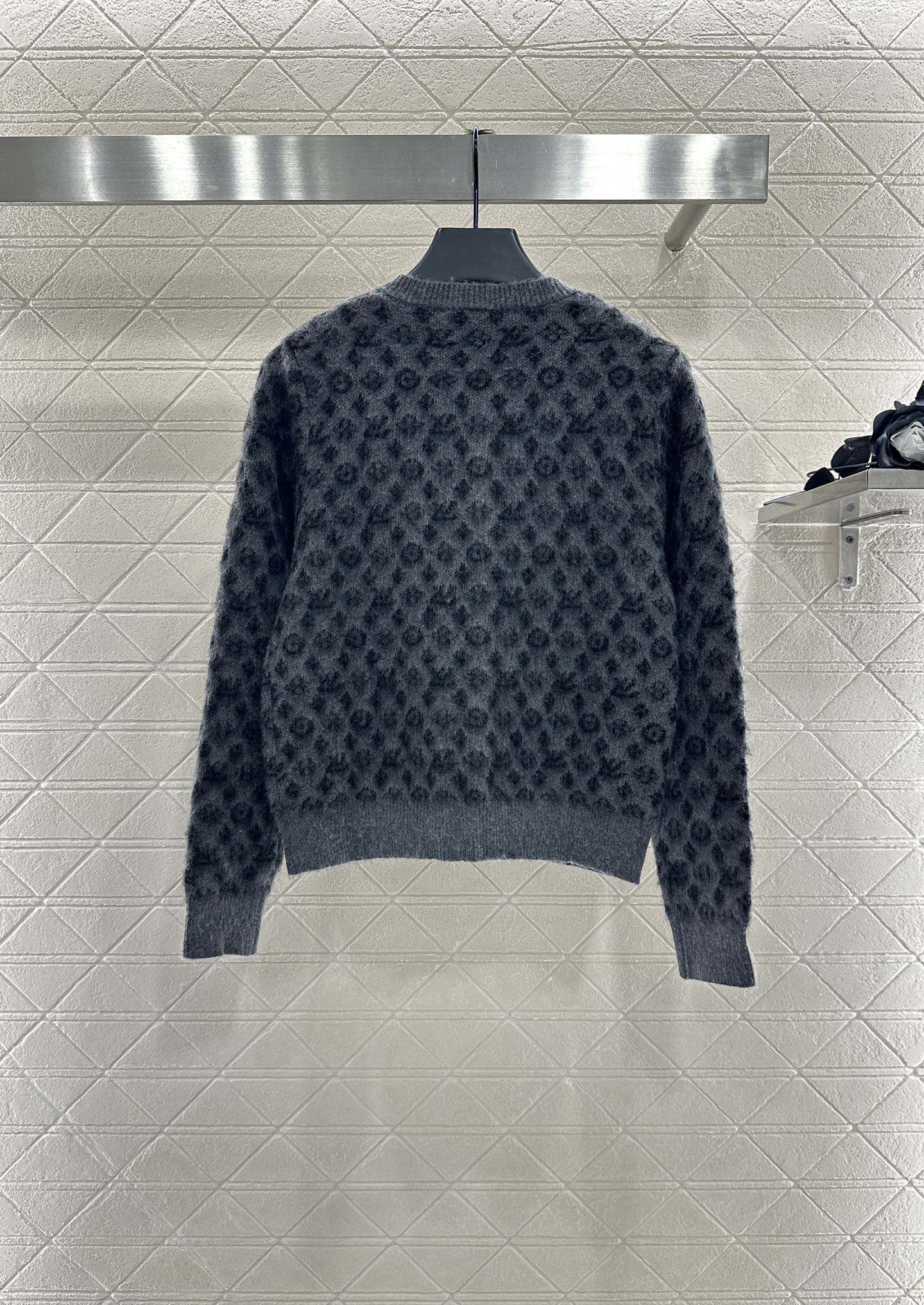 L 25 crew neck jacquard knit cardigan