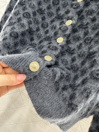 L 25 crew neck jacquard knit cardigan