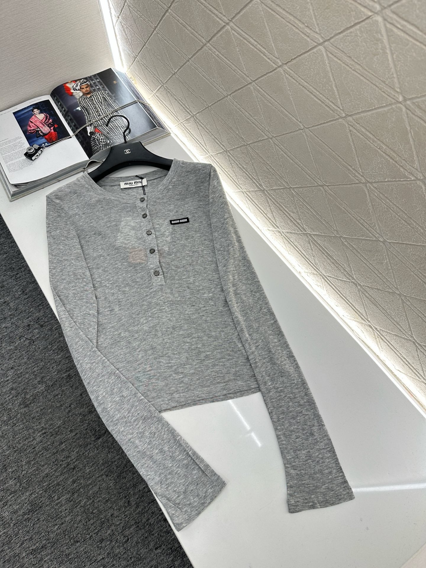 Mi 25 Half-open round neck bottoming shirt
