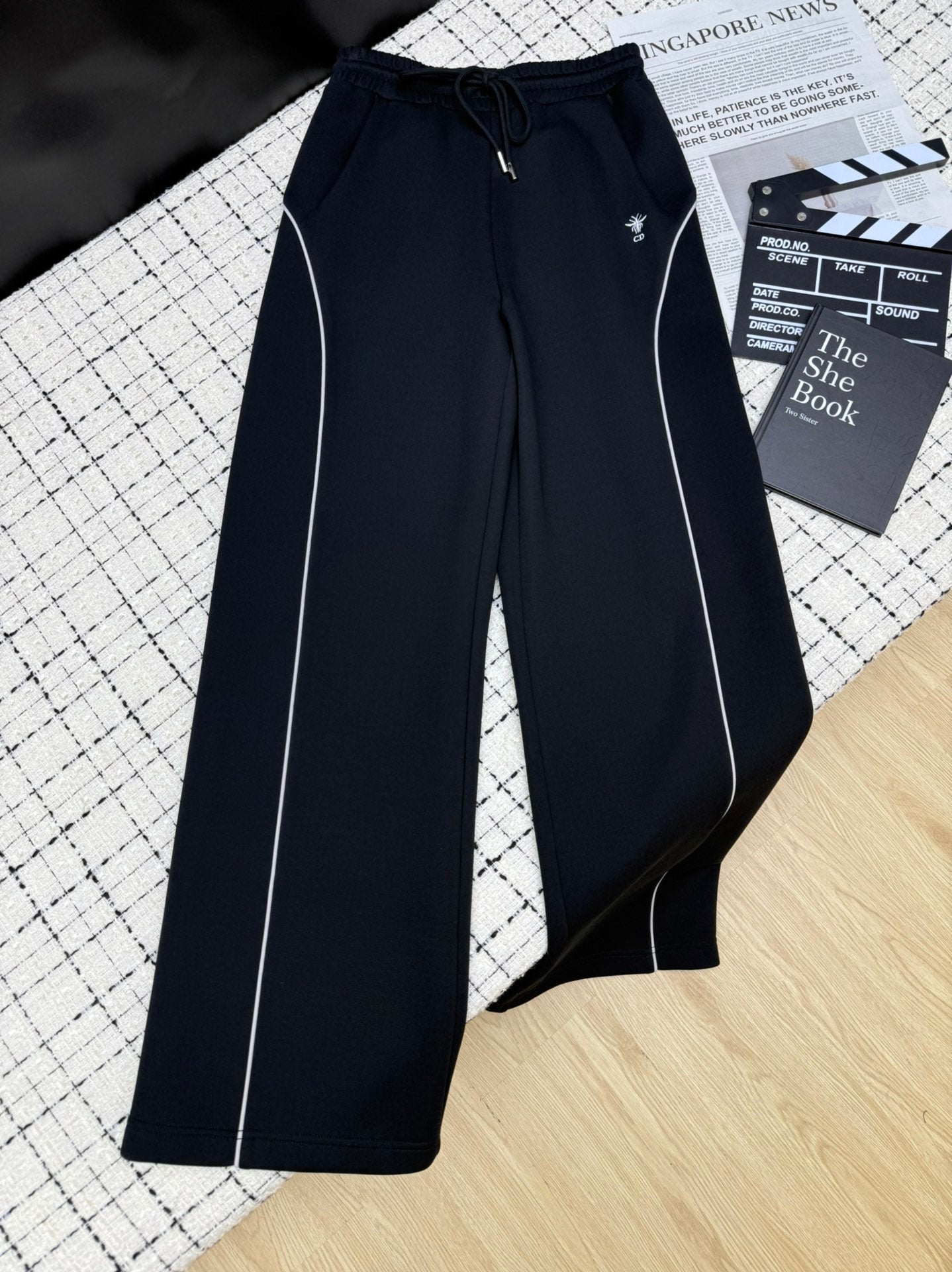 Di 25 Hooded jacket + elastic waist casual pants(white/black)