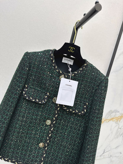 C 25 Trimmed tweed jacket