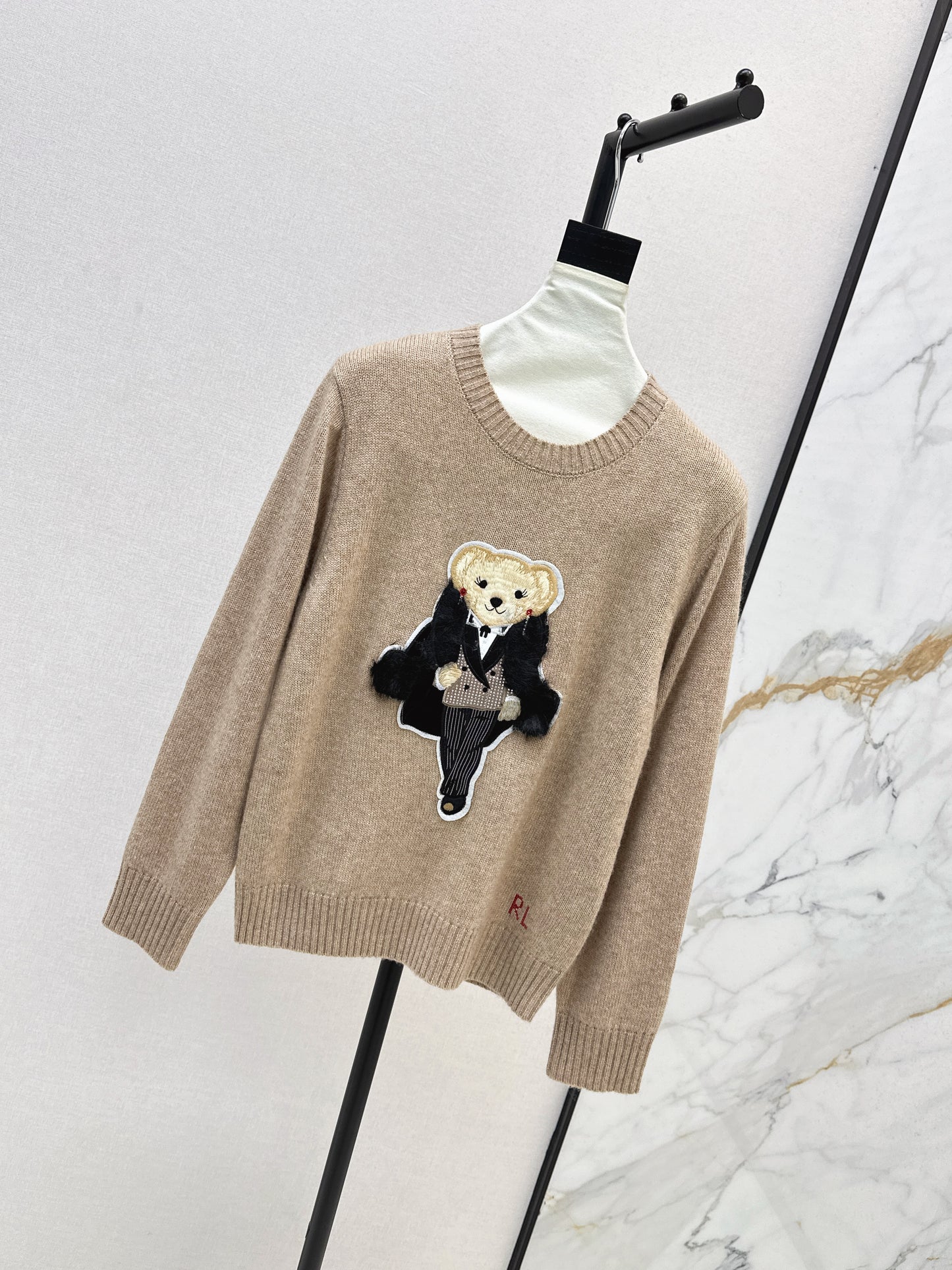 Ral 25 New Bear Embroidered Crew Neck Sweater(white/khaki)