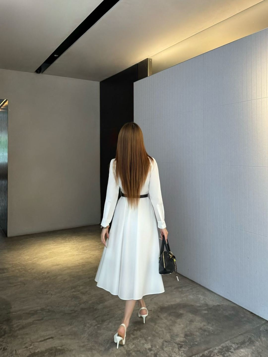 Di 25 Ruffle trim belt dress