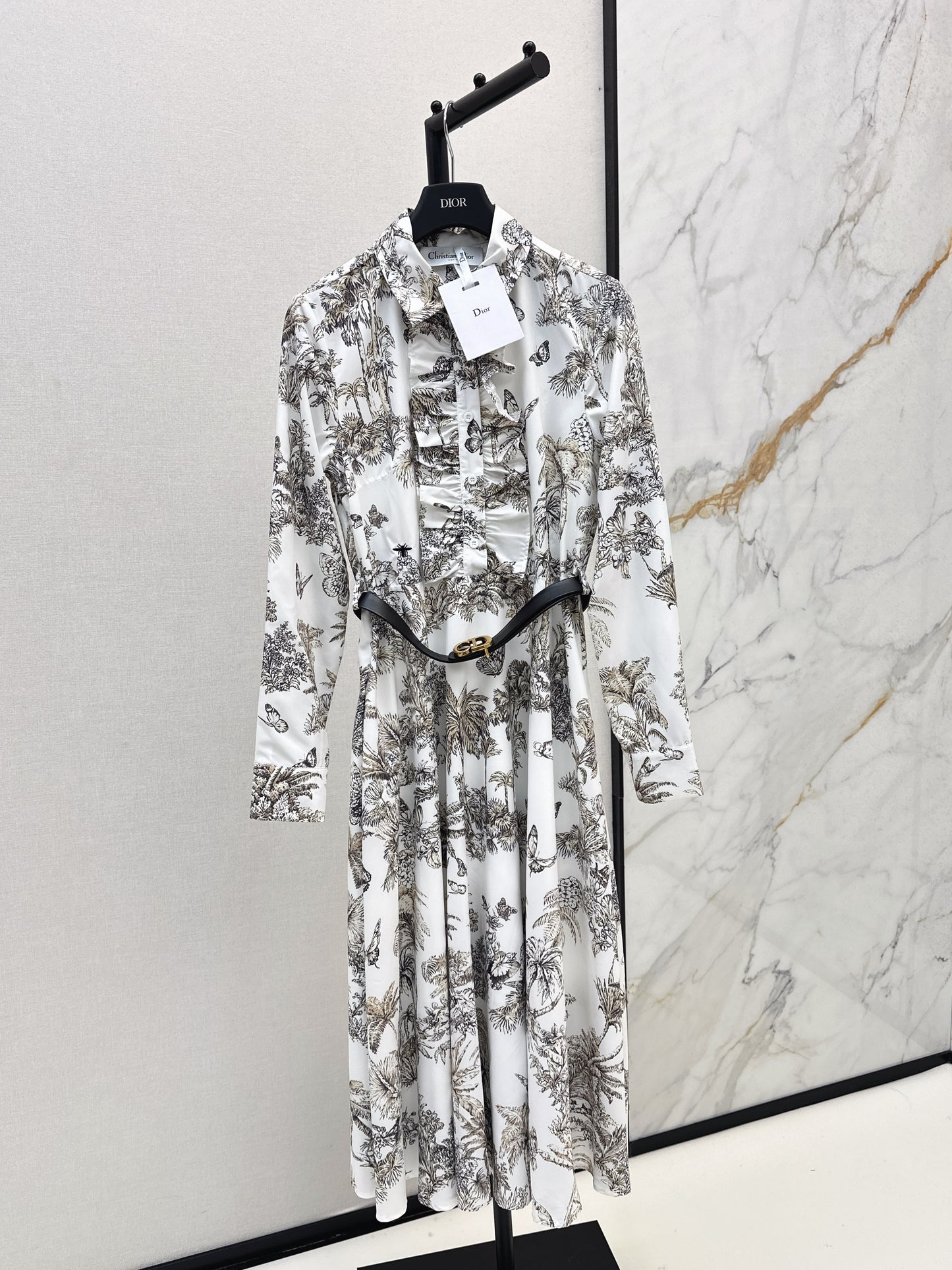 Di 25 Ruffle trim belt dress
