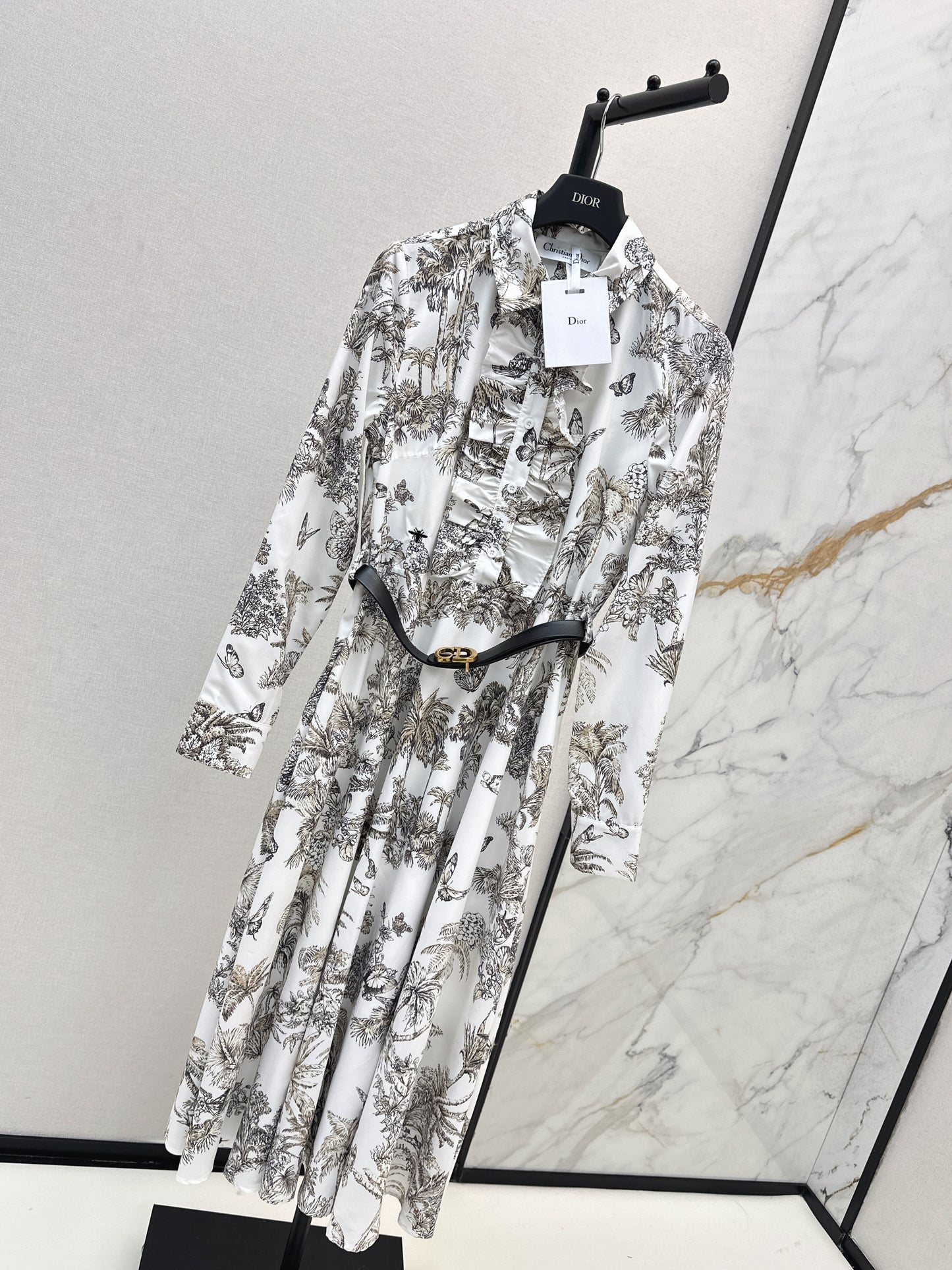 Di 25 Ruffle trim belt dress