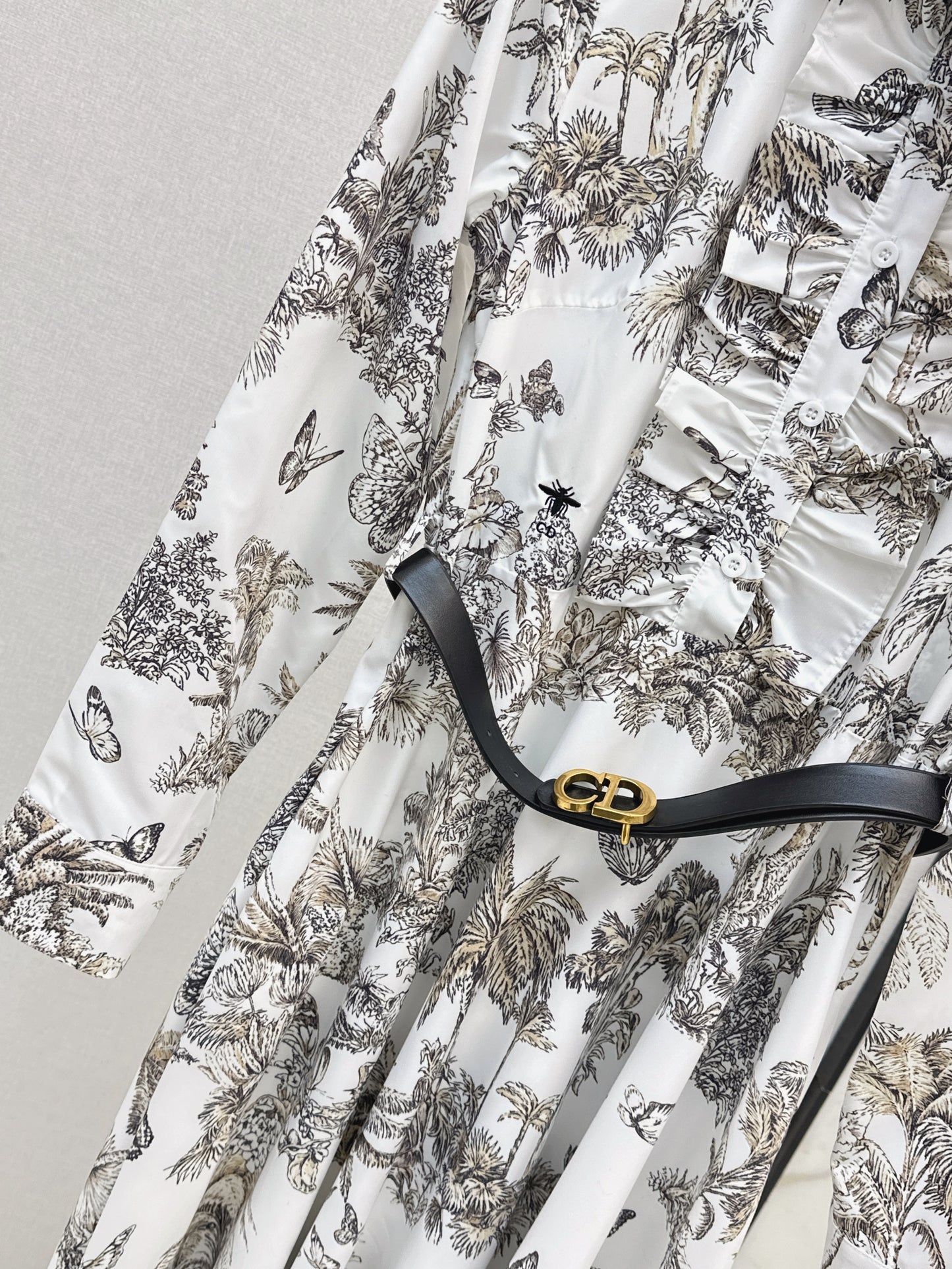 Di 25 Ruffle trim belt dress