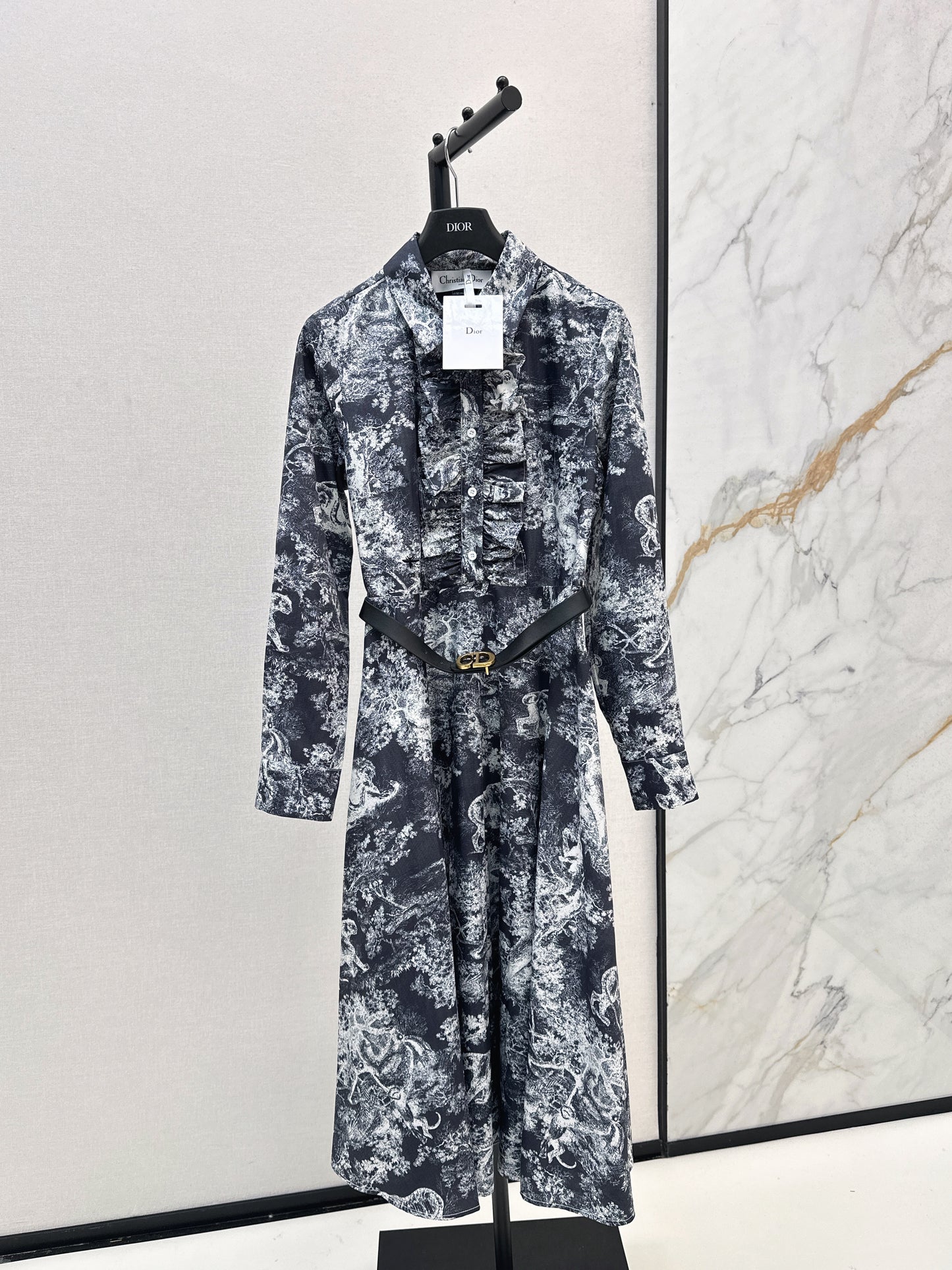 Di 25 Ruffle trim belt dress