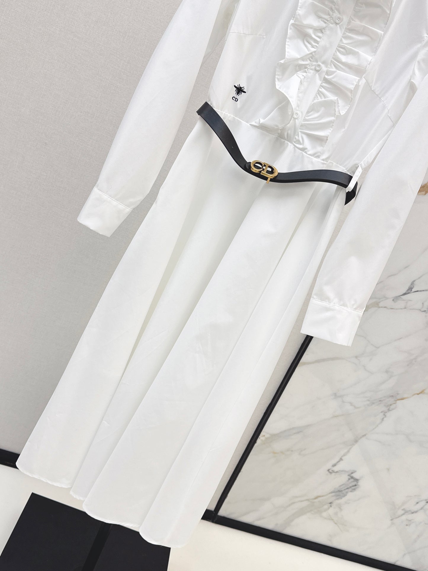 Di 25 Ruffle trim belt dress