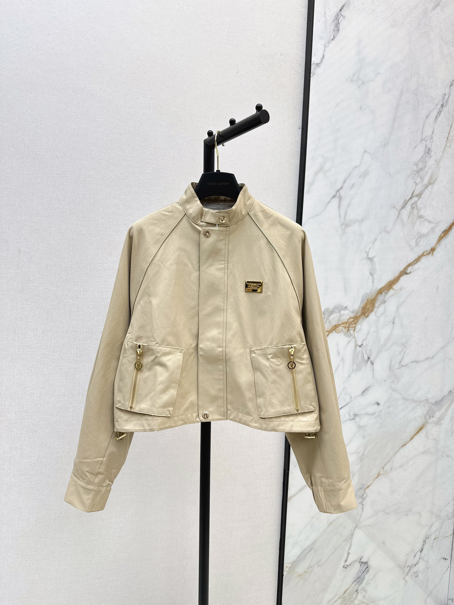 L 25 New style stand collar short windbreaker jacket(black/beige)