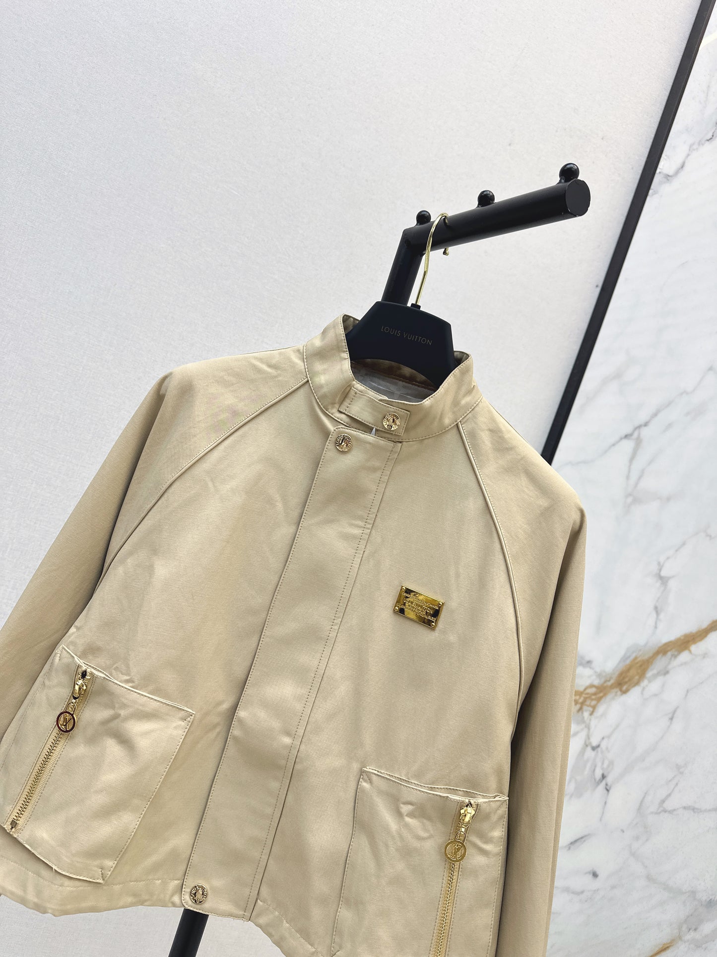 L 25 New style stand collar short windbreaker jacket(black/beige)