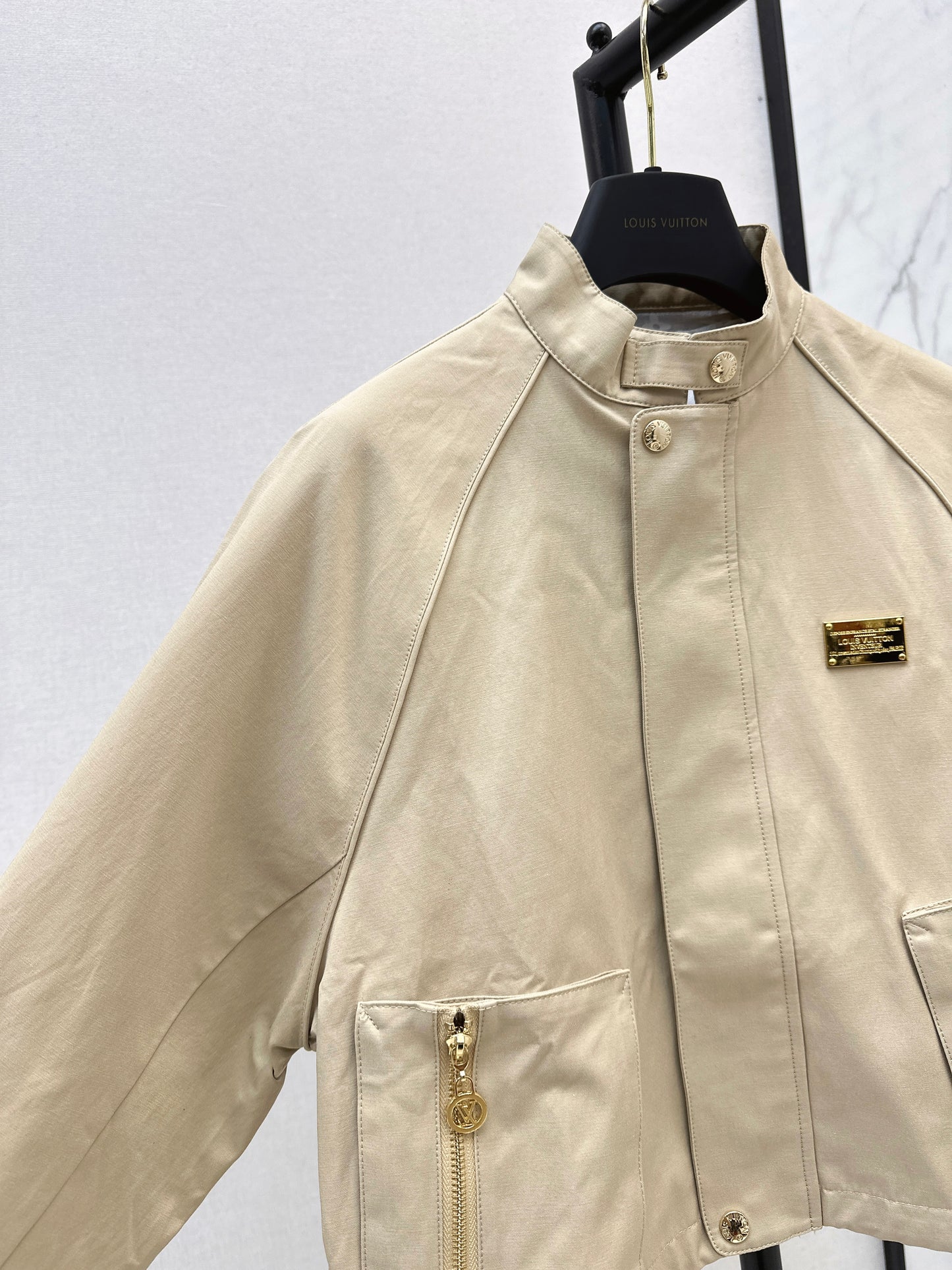 L 25 New style stand collar short windbreaker jacket(black/beige)