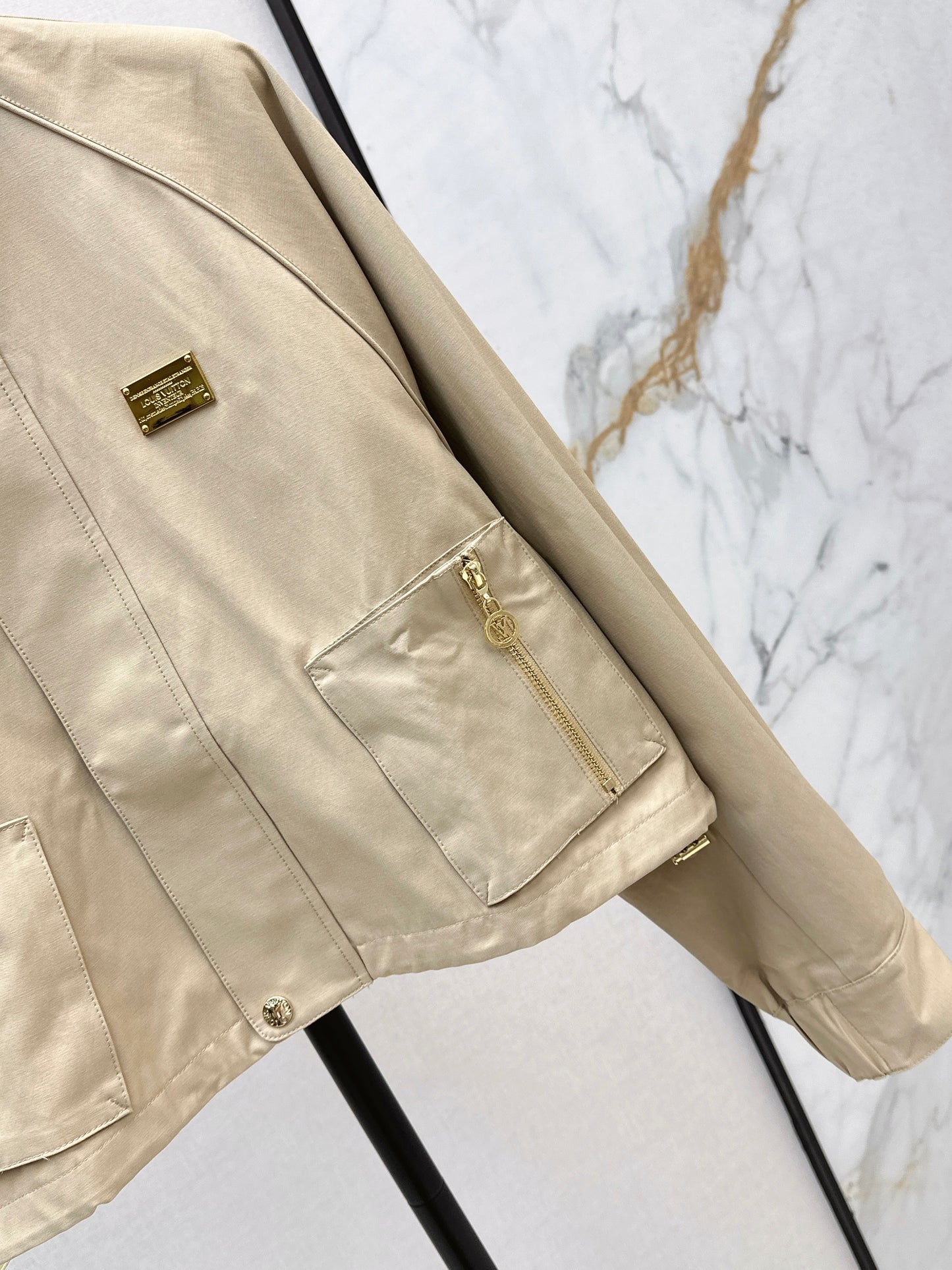 L 25 New style stand collar short windbreaker jacket(black/beige)