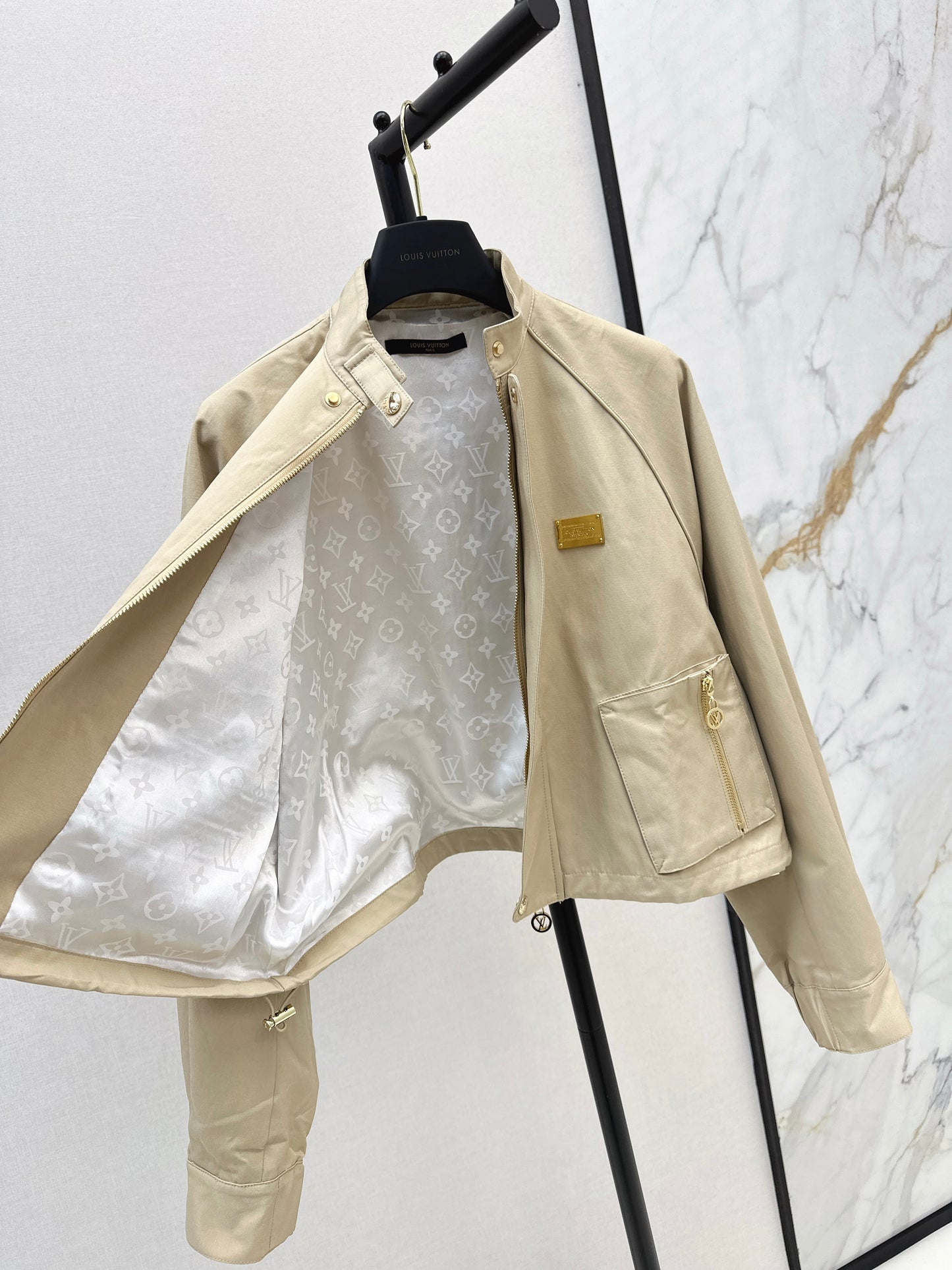 L 25 New style stand collar short windbreaker jacket(black/beige)