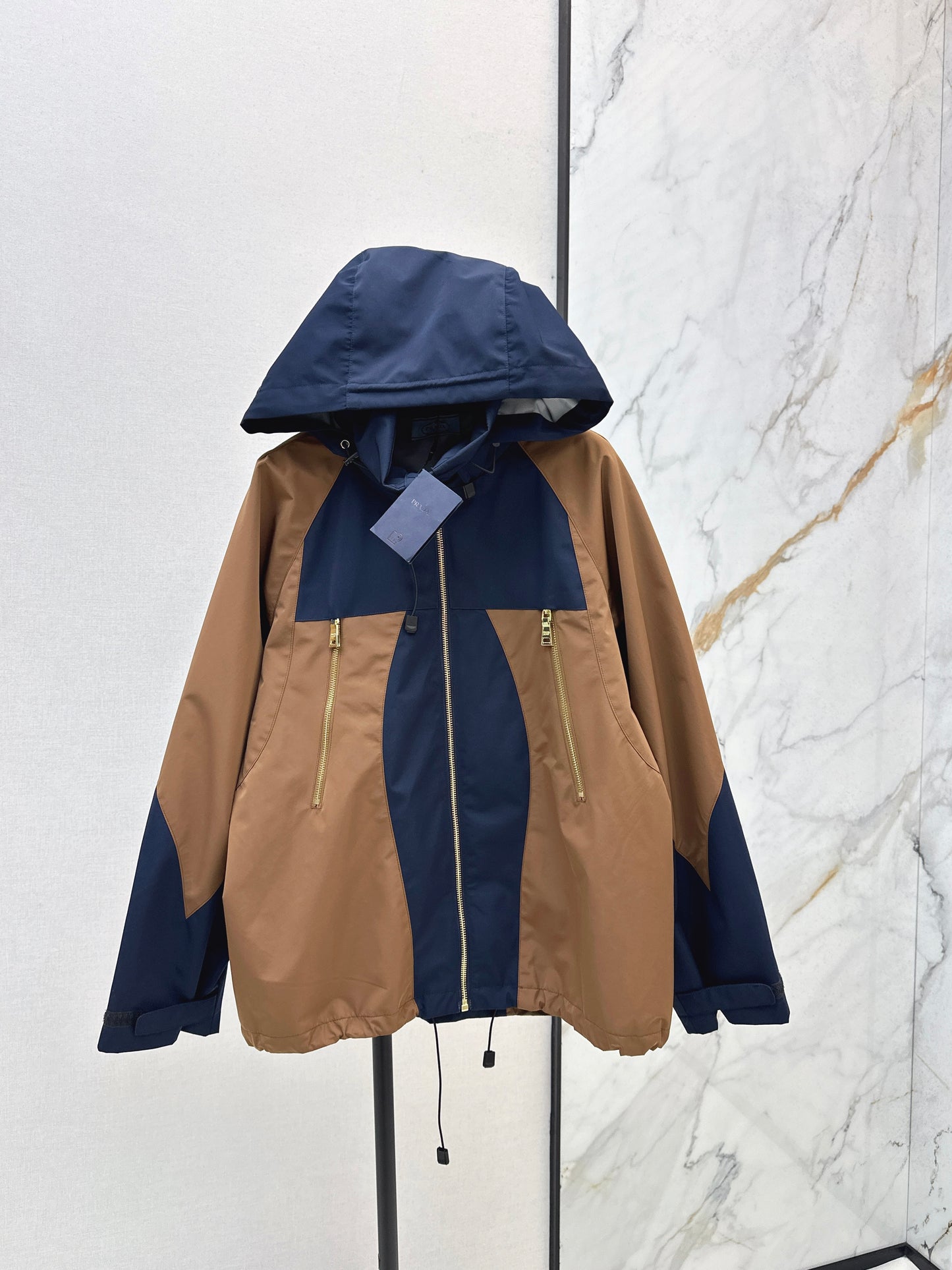 Pra 25 Hooded windbreaker jacket