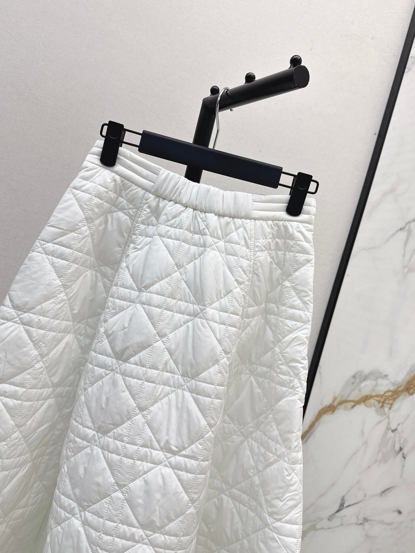 Di 25 Princess Diana rattan check quilted long skirt(WHITE/KHAKI/BLACK)