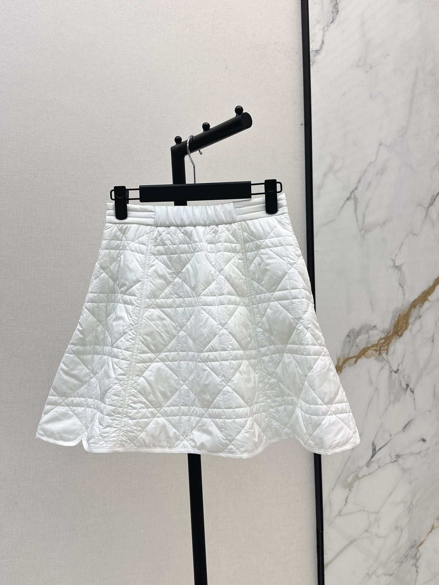 Di 25 Cannage Quilted Short Skirt(WHITE/KHAKI/BLACK)
