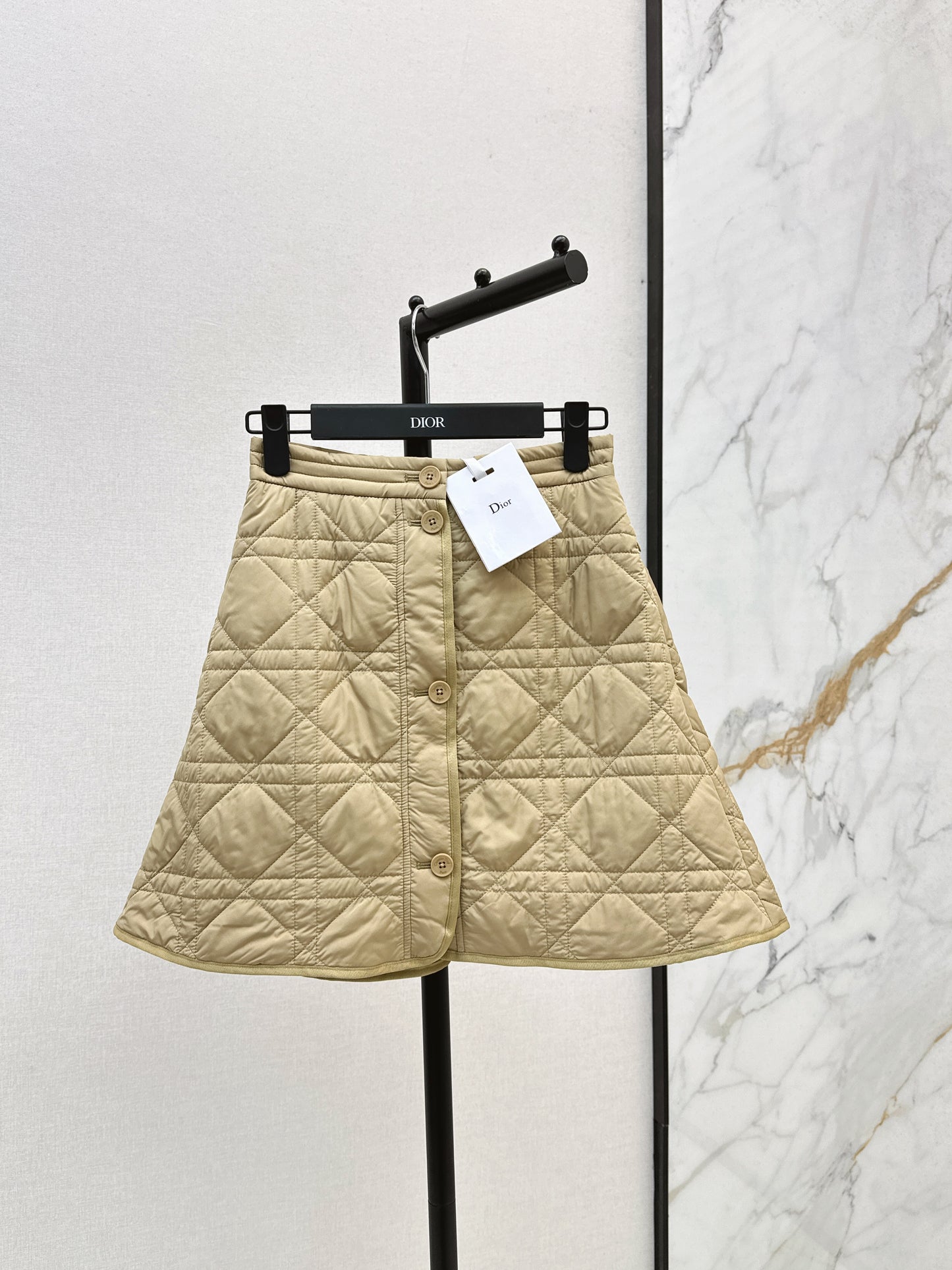 Di 25 Cannage Quilted Short Skirt(WHITE/KHAKI/BLACK)