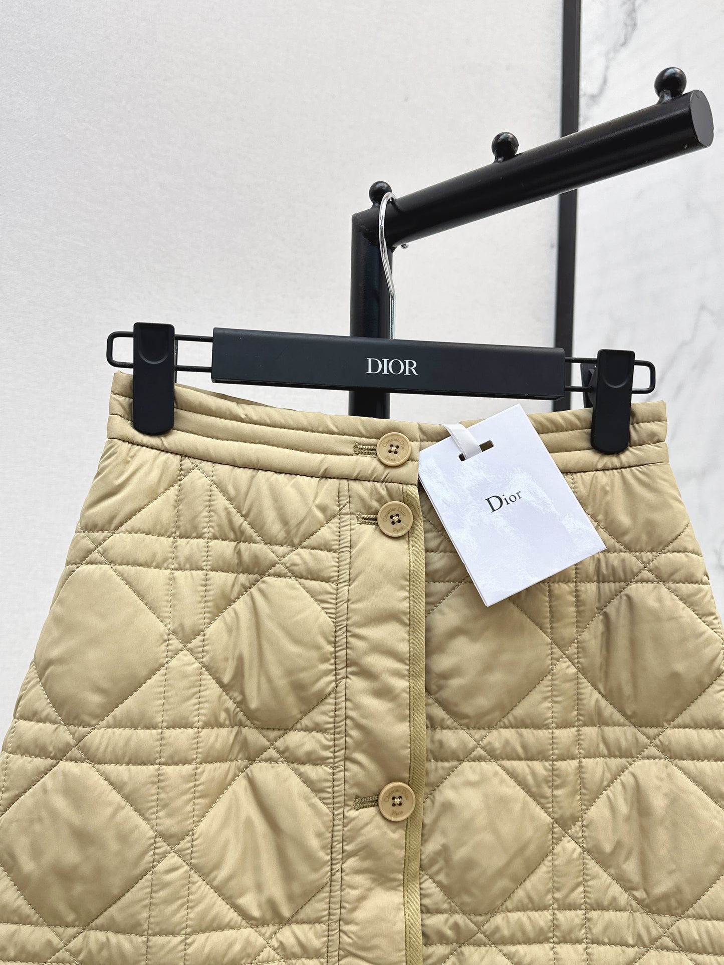 Di 25 Cannage Quilted Short Skirt(WHITE/KHAKI/BLACK)