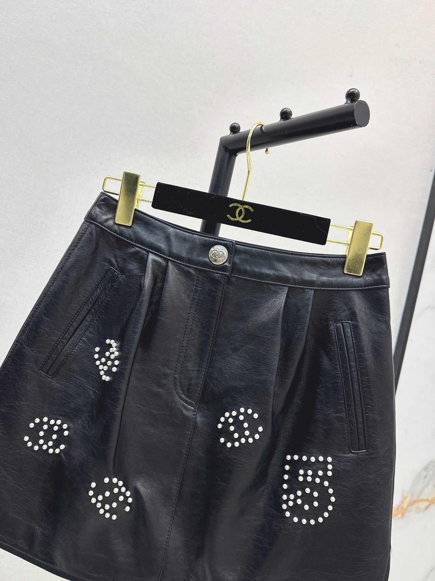 C 25 High-end handmade logo beaded sheepskin skirt（BLACK/BLUE/PINK）