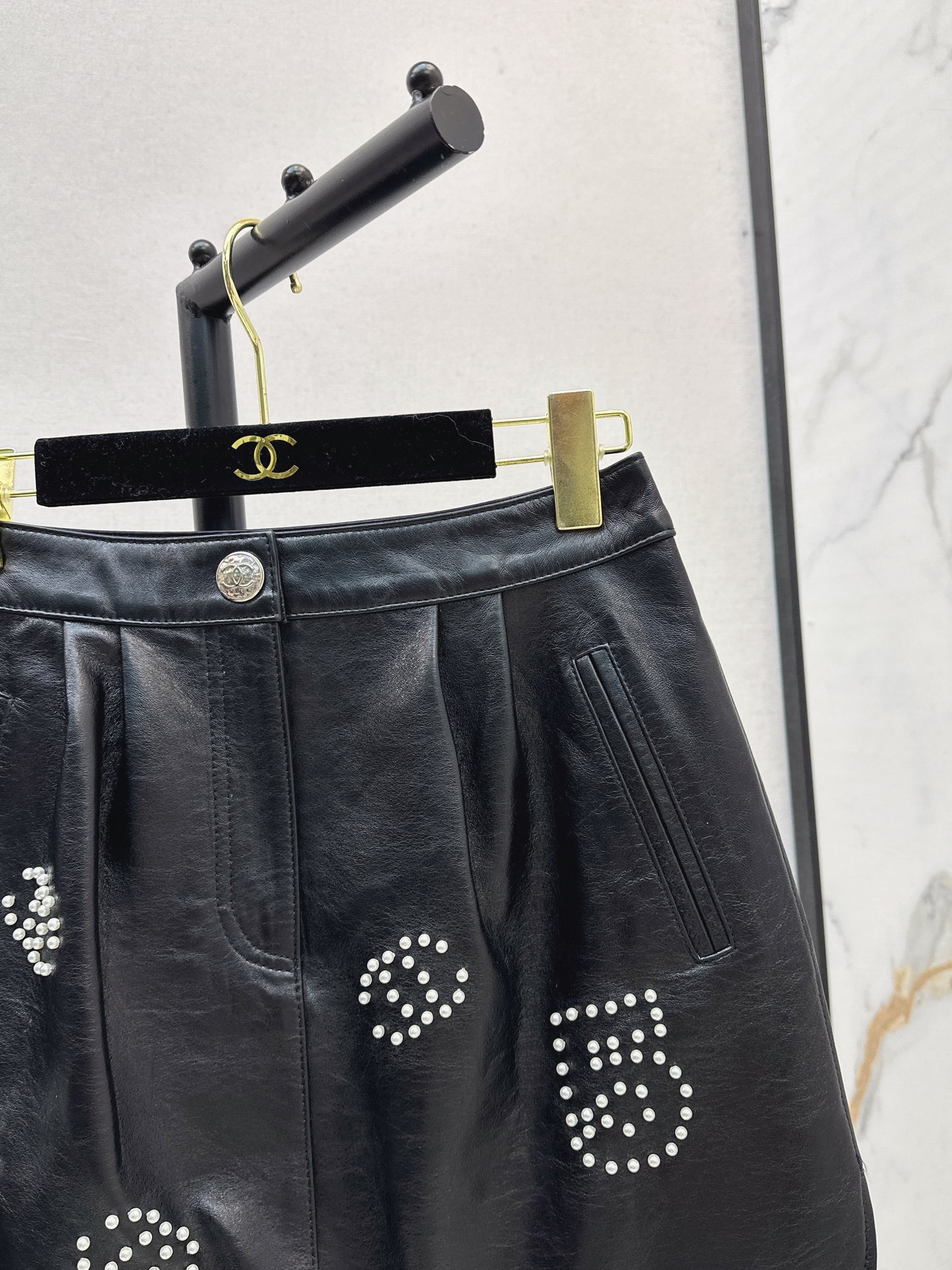 C 25 High-end handmade logo beaded sheepskin skirt（BLACK/BLUE/PINK）