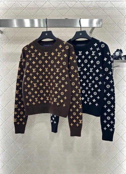 L 25 Crew neck embroidered cashmere sweater