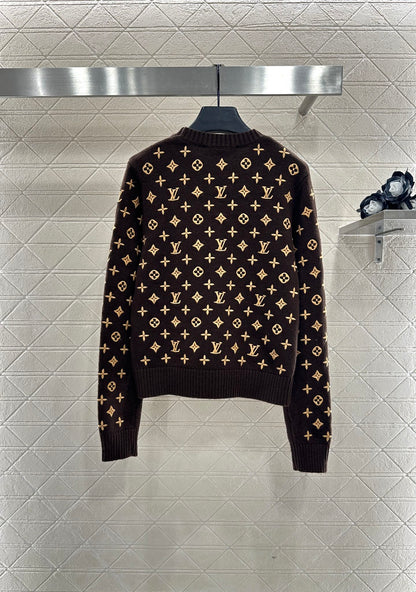L 25 Crew neck embroidered cashmere sweater