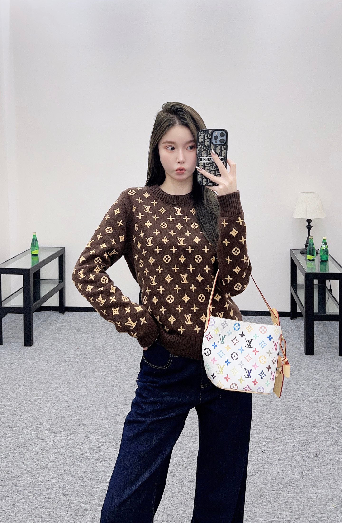 L 25 Crew neck embroidered cashmere sweater