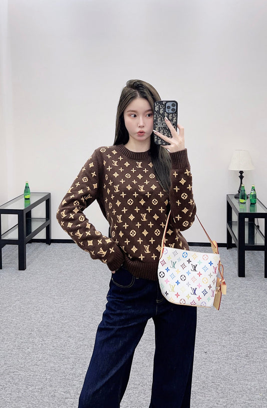 L 25 Crew neck embroidered cashmere sweater
