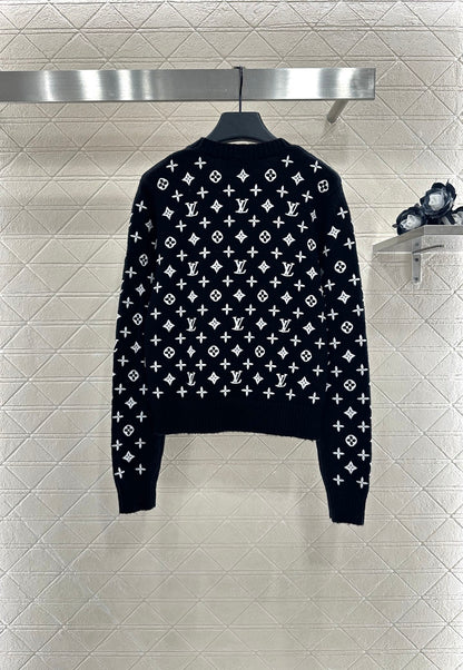L 25 Crew neck embroidered cashmere sweater