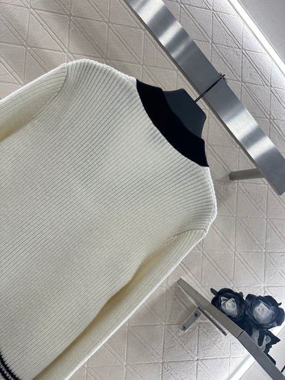 C 25 V-neck cashmere sweater