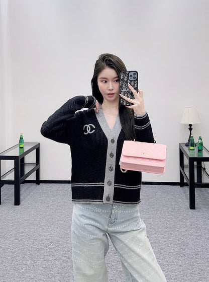 C 25 V-neck cashmere sweater