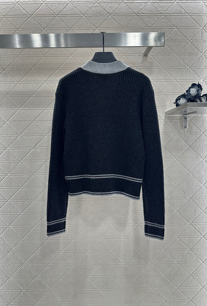 C 25 V-neck cashmere sweater